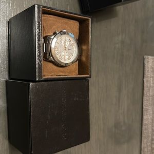 MICHAEL KORS

MERCER CHRONOGRAPH SILVER DIAL LADIES WATCH MK5725